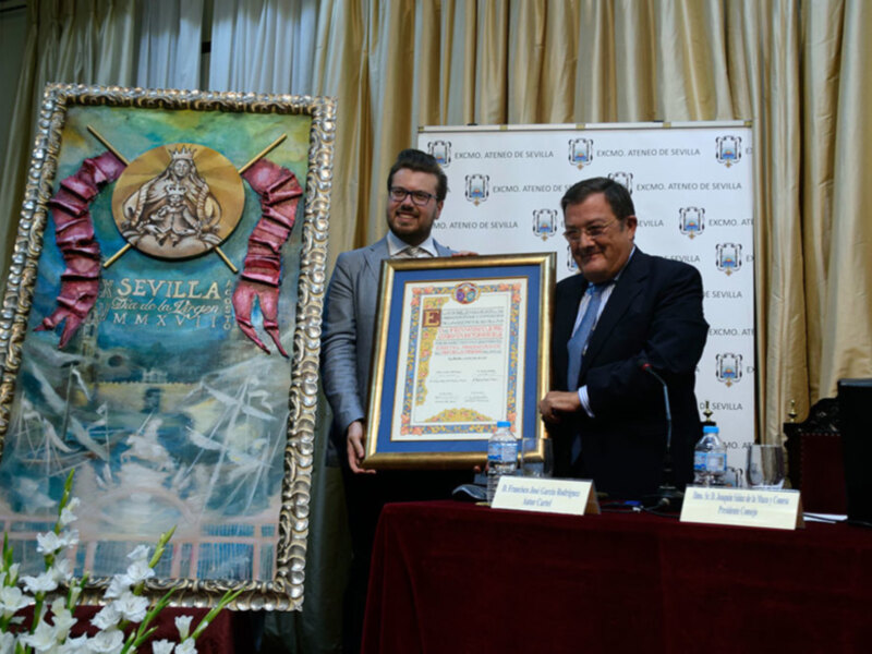 Celebración del Día de la Virgen de Sevilla con la entrega de un reconocimiento en el Ateneo de Sevilla.