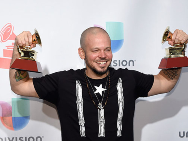 Residente recibe dos gramófonos en la decimoctava entrega de los Latin Grammy Awards con su nueva producción titulada Residente