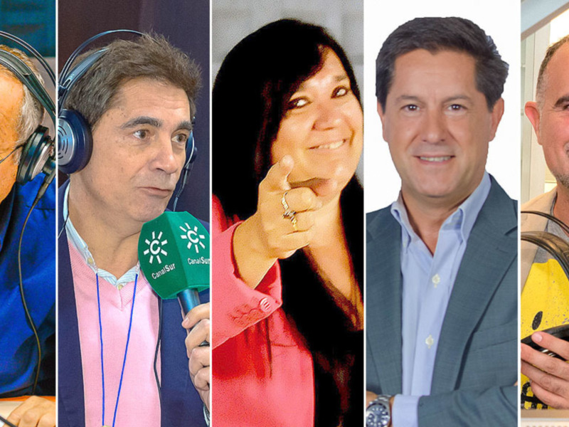 Una collage de cuatro personas en diferentes escenarios, posiblemente en una radio o televisión, con microfones y auriculares.
