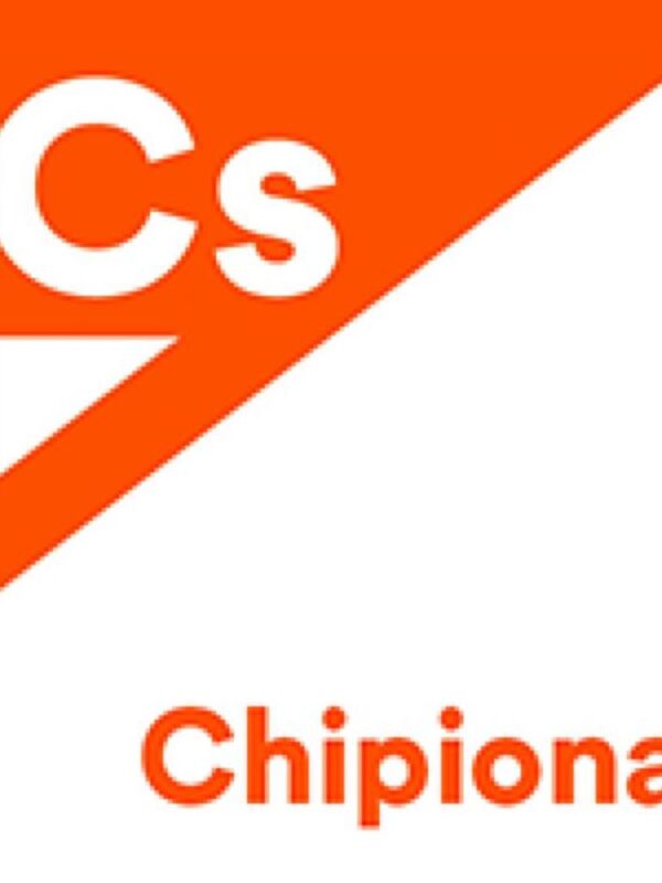 Logo de Chipiona con un diseño minimalista y una combinación de rojo y blanco.