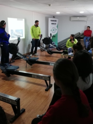 El remo andaluz, a clase en el CIMI Los Alcores