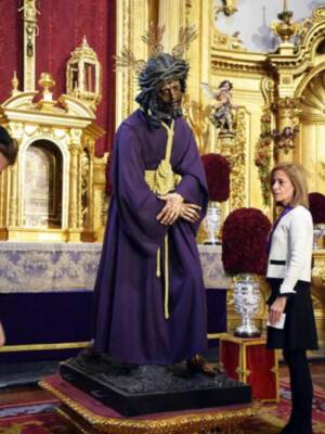 Toda Sevilla en sus manos.