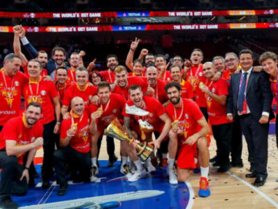 La selección española de baloncesto se proclamó campeona mundial por  segunda vez en su historia tras completar una final frente a Argentina (75-  95)