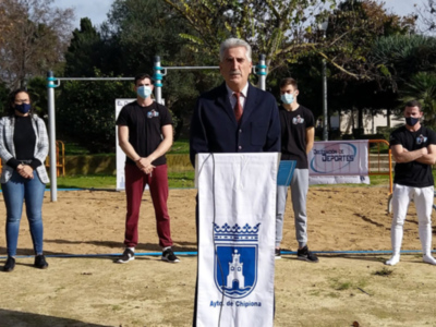 La delegada de Deportes presenta una nueva instalación deportiva para la práctica de Calistenia 