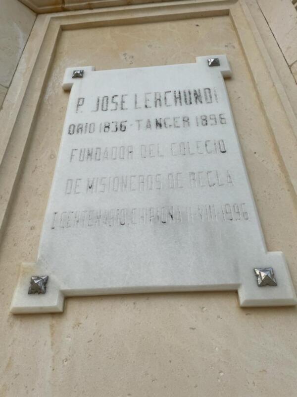 Placa conmemorativa dedicada a P. José Lerchundi, fundador del Colegio de Misioneros de Reclamación en Chipiona, España.