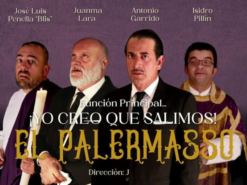Un grupo de hombres en trajes y vestimentas religiosas promociona 'El Palermasso', una función principal dirigida por J.