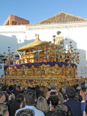 Alcalá del Río rememora por momentos su inolvidable Viernes Santo.