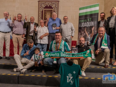 Juan Mellado lleva el beticismo chipionero a la presentación del libro 'Con el 17... ¡¡¡Joaquín!!!' en la Feria del Libro de Jerez.Vídeo completo