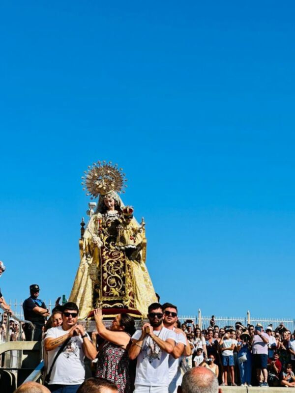 Procesión de la Virgen del Rocío en Huelva, España.