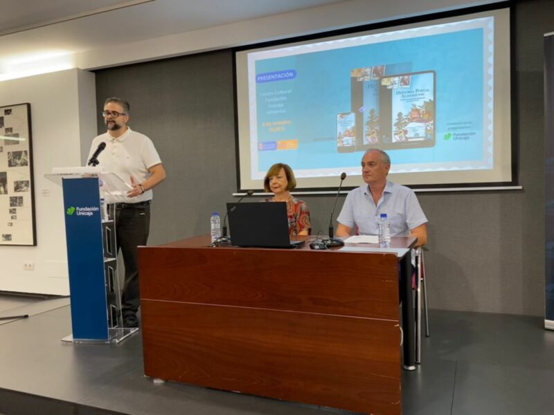 Presentación sobre la historia postal almeriense en el Centro Cultural Fundación Unicaja.