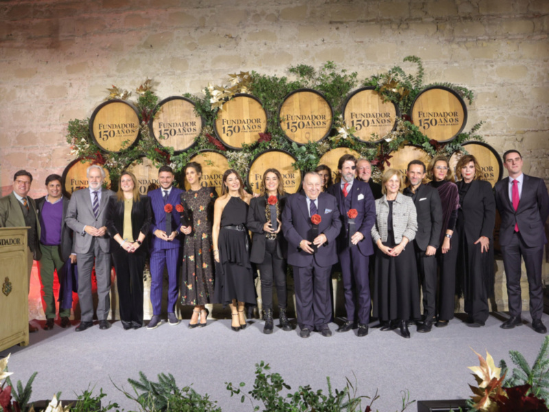 Celebración del 150º aniversario de Fundador en una bodega.