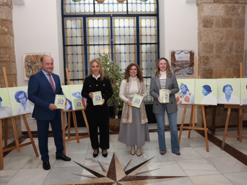 La Diputación entrega 3.300 agendas y  calendarios feministas que ensalzan los hitos de gaditanas pioneras