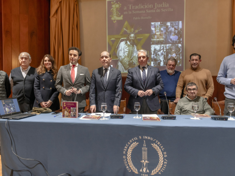Presentación del libro 'La Tradición Judía en la Semana Santa de Sevilla' en el Círculo Mercantil e Industrial de Sevilla.