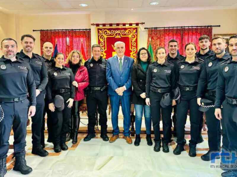 Reunión oficial con autoridades y policías locales en Chipiona.