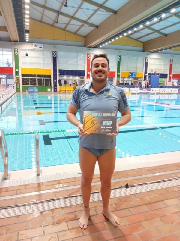 Campeón de la Segunda División MVP en waterpolo. ¡Felicitaciones!