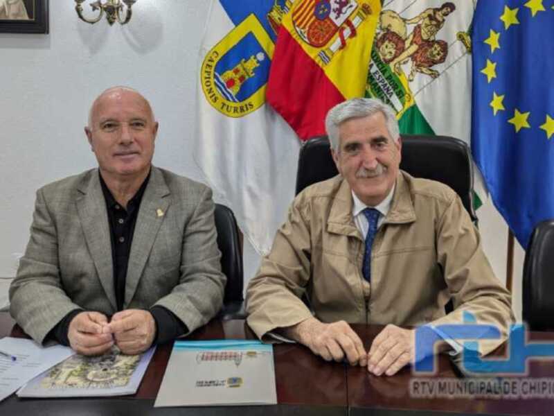 Firmado el convenio por el que el Ayuntamiento de Chipiona subvenciona a la Hermandad del Pinar