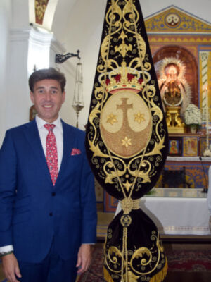  El arte del bordado revive una joya devocional tras 24 años de uso en la hermandad de Calatrava de Sevilla 