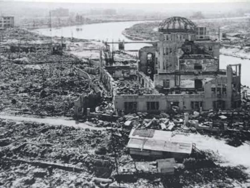 OPPENHEIMER VS HIROSHIMA .