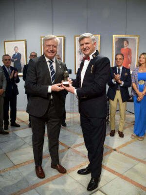 El arte rinde homenaje a Felipe VI en el Círculo Mercantil de Sevilla