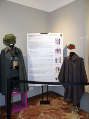 Más de 20 uniformes originales y 70 piezas de colección muestran 180 años de historia en Sevilla 