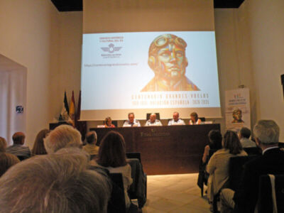  Del Alcázar al cielo, Sevilla celebra el legado de los grandes vuelos de la aviación española.