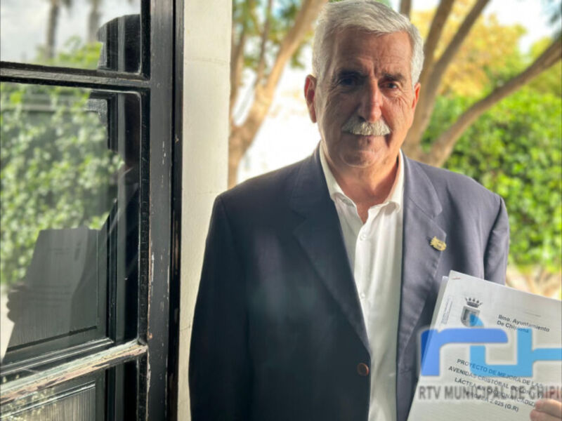 El pié de foto: "Presentación oficial del Alcalde de Chilpancingo, Lic. Juan Carlos Sánchez, en la sede del Ayuntamiento de Chilpancingo. RTV Municipal de Chilpancingo."