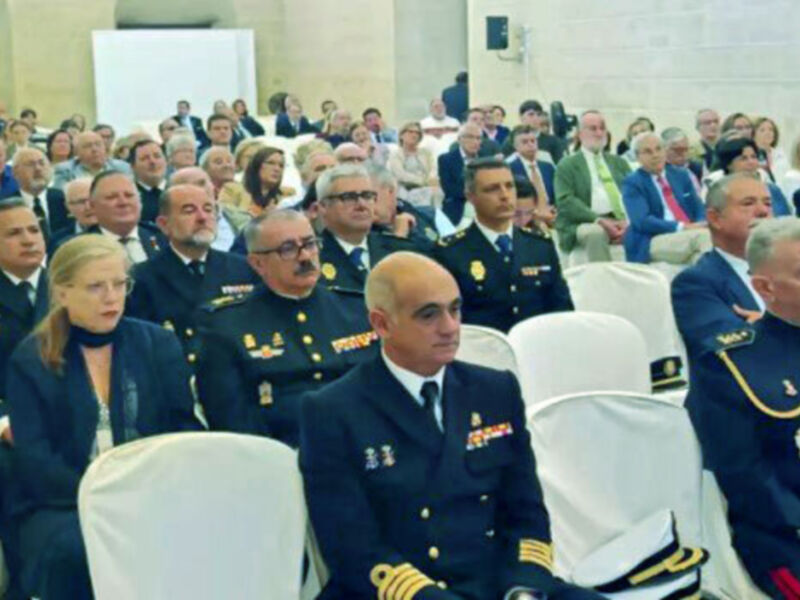  La historia y la tradición naval se dan cita en los Claustros de Santo Domingo