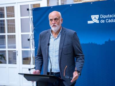 Javier Vidal visita la Fundación Casa Medina Sidonia y anuncia la continuidad del convenio con la entidad sanluqueña