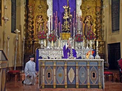  La Hermandad del Dulce Nombre de Jesús de Alcalá del Río,convoca a sus fieles al Solemne Quinario de Reglas