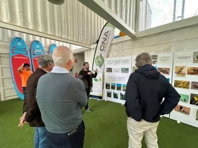La exposición itinerante sobre el proyecto Refugio Alamillo, en el Centro Náutico del parque sevillano