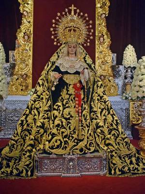 Alcalá del Río se sumerge en el recogimiento ante Nuestra Señora de los Dolores en su Soledad Coronada 