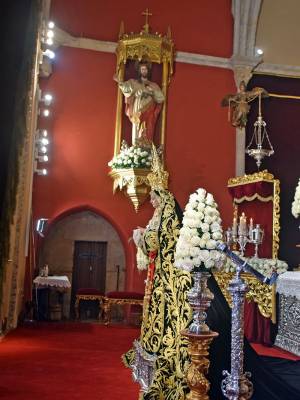 Alcalá del Río se sumerge en el recogimiento ante Nuestra Señora de los Dolores en su Soledad Coronada 