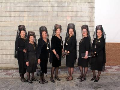 "Viernes Santo en Alcalá del Río, nazarenos, música y siglos de arte en la procesión de la Soledad"